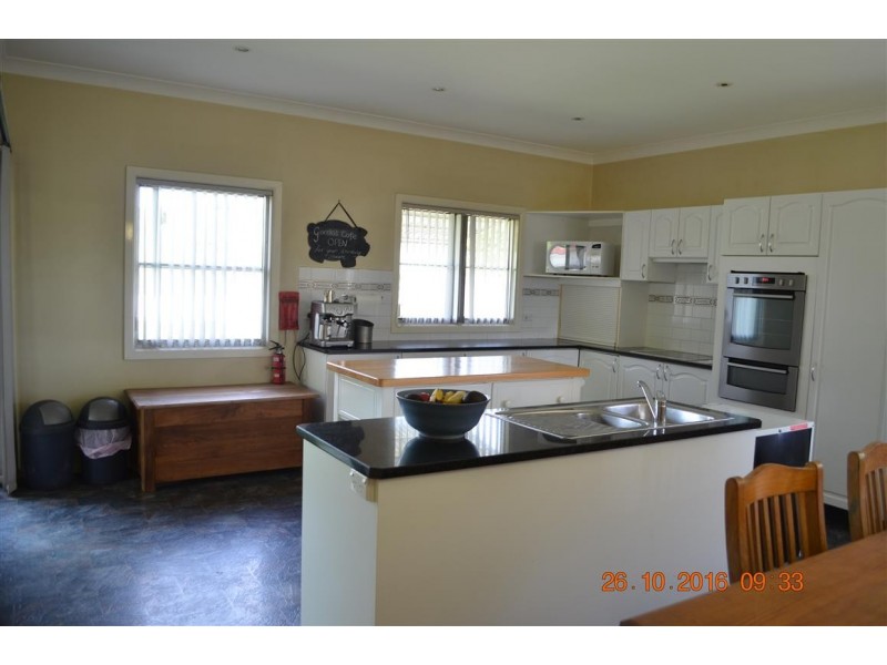 183 Capper Street, Tumut NSW 2720