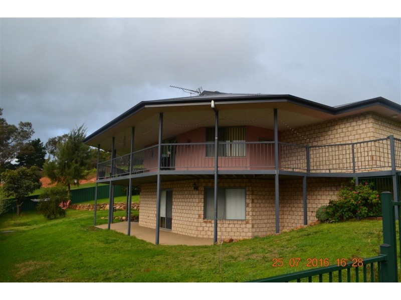 38 Dalhunty Street, Tumut NSW 2720