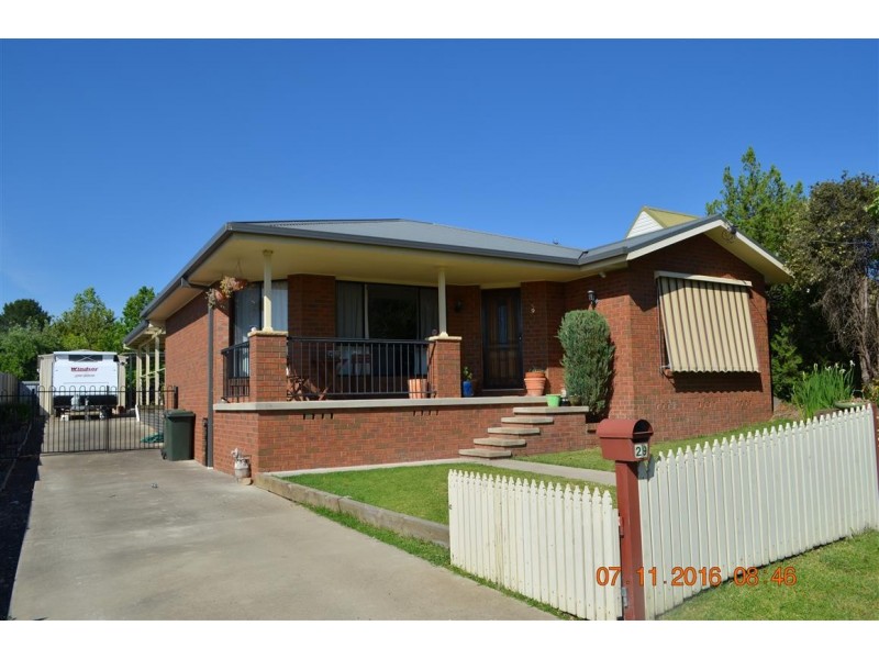 29 Lynch Street, Adelong NSW 2729