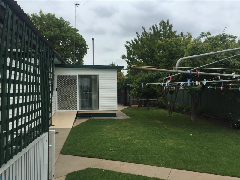 11 Forest Street, Tumut NSW 2720