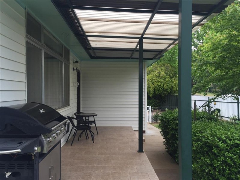 11 Forest Street, Tumut NSW 2720