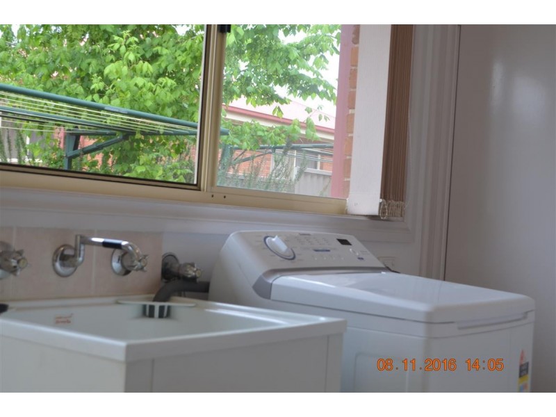 40A Carey Street, Tumut NSW 2720