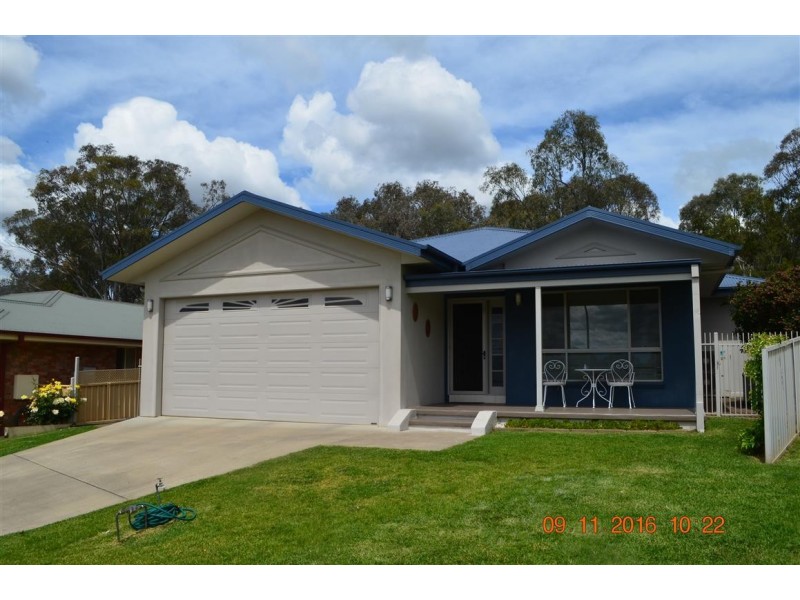 15 Harris Street, Tumut NSW 2720