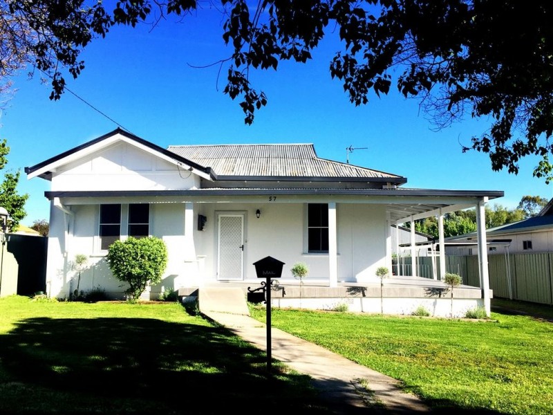 57 Merivale Street, Tumut NSW 2720