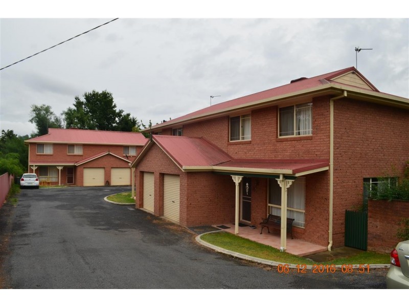 11 Blowering Road, Tumut NSW 2720