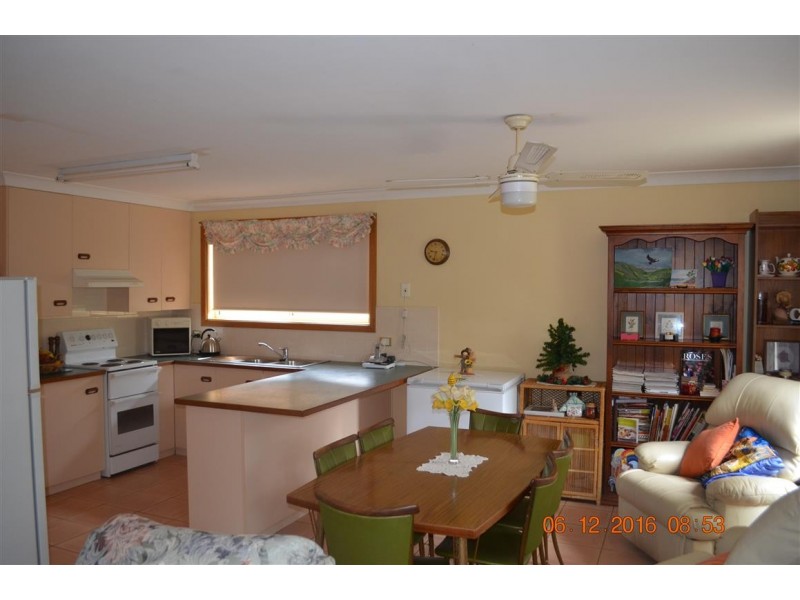 11 Blowering Road, Tumut NSW 2720