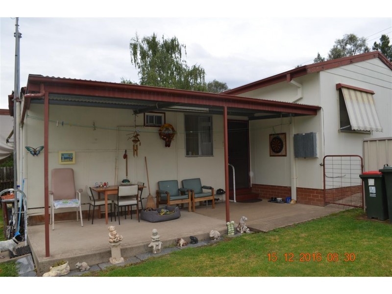 10 Pine Street, Tumut NSW 2720