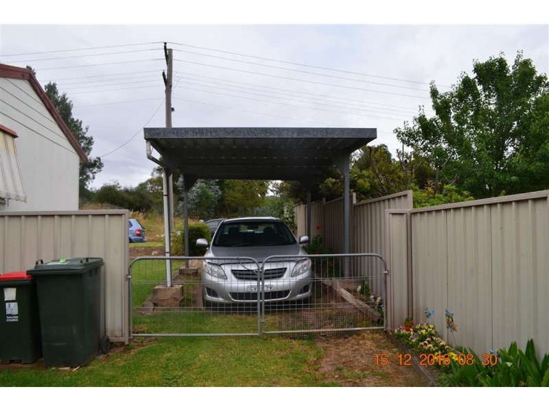 10 Pine Street, Tumut NSW 2720