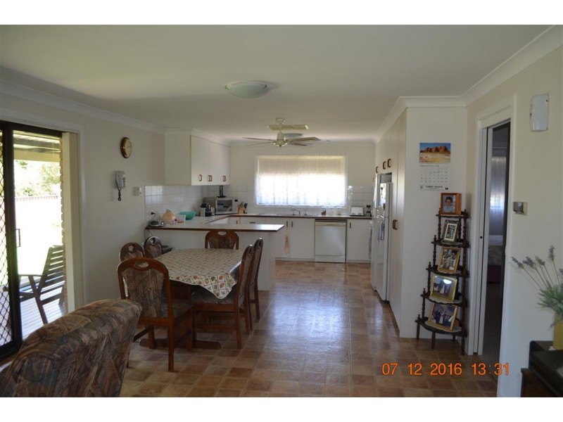 12 Yarralla Street, Tumut NSW 2720