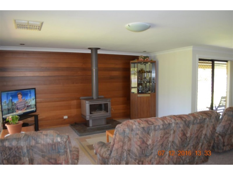 12 Yarralla Street, Tumut NSW 2720
