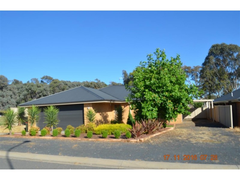 3 Jeffery Circuit, Tumut NSW 2720