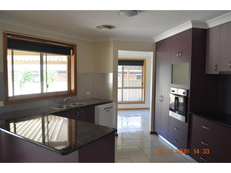 3 Jeffery Circuit, Tumut NSW 2720