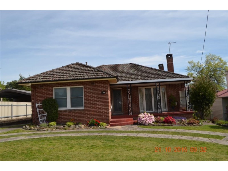 41 Richmond Street, Tumut NSW 2720