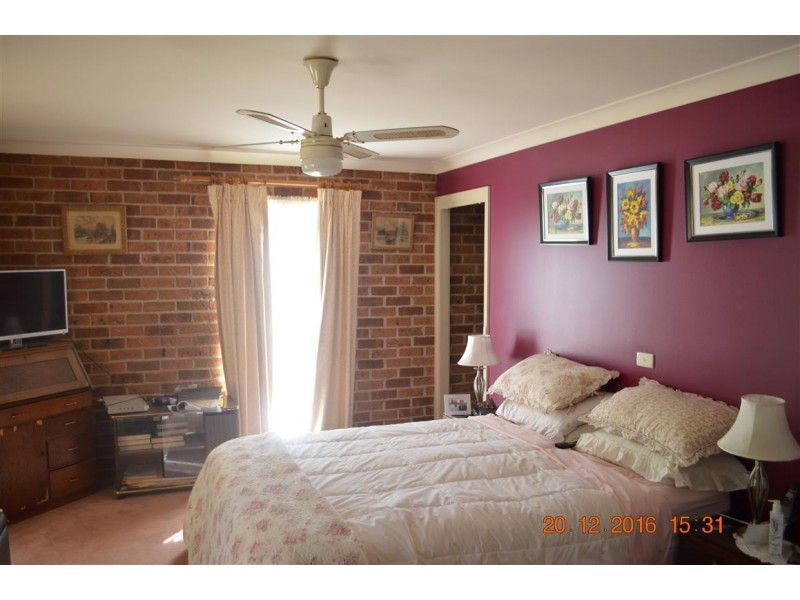 170 Capper Street, Tumut NSW 2720