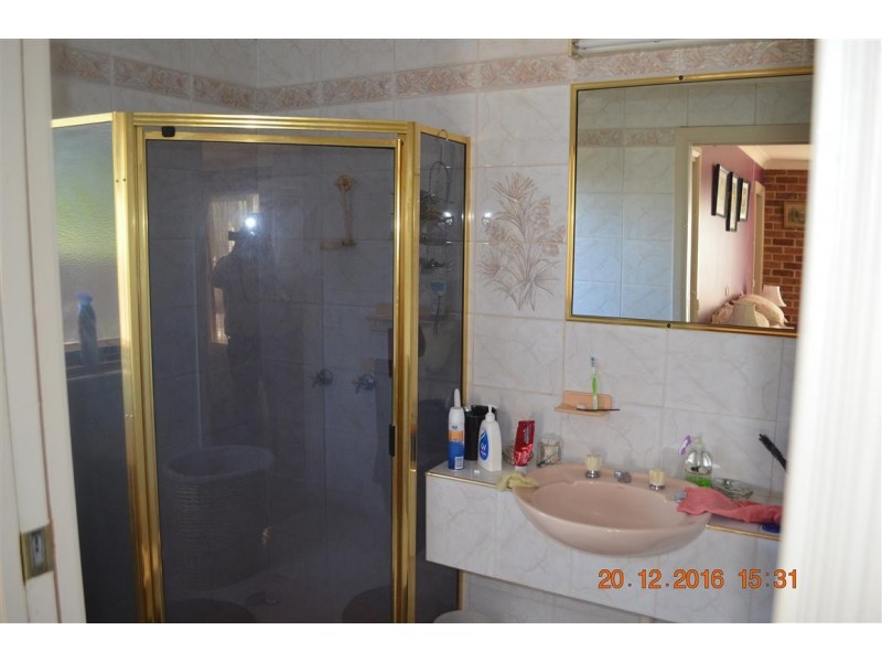 170 Capper Street, Tumut NSW 2720