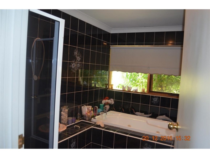 170 Capper Street, Tumut NSW 2720