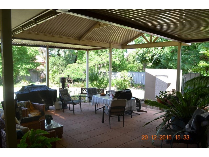 170 Capper Street, Tumut NSW 2720