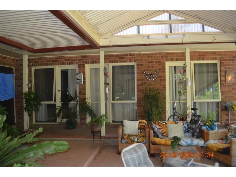 170 Capper Street, Tumut NSW 2720