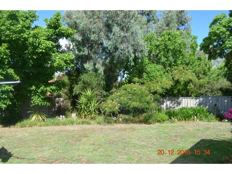 170 Capper Street, Tumut NSW 2720