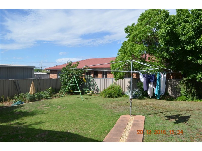 170 Capper Street, Tumut NSW 2720