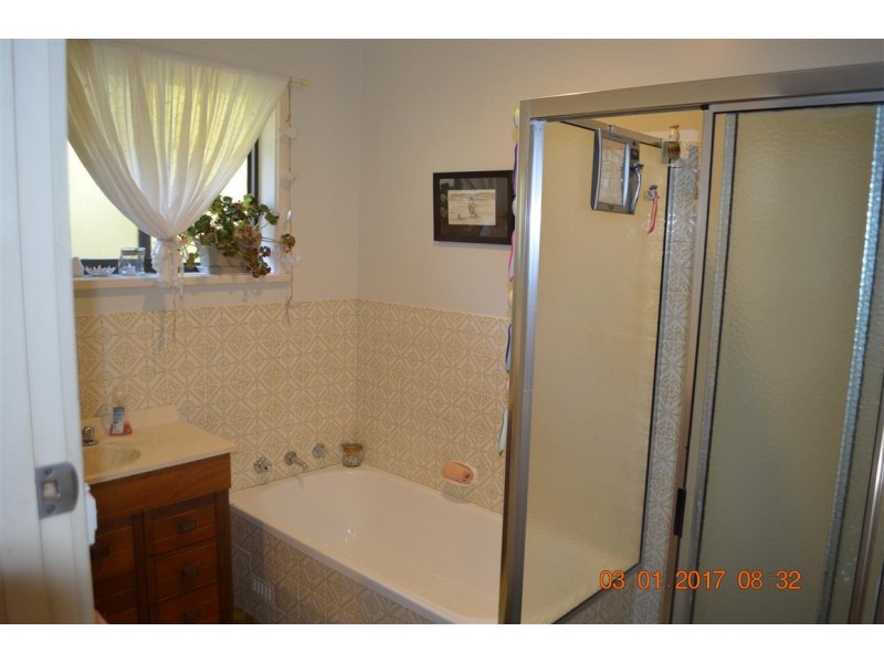 6 Lambie Street, Tumut NSW 2720