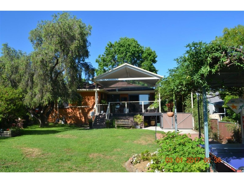 6 Lambie Street, Tumut NSW 2720