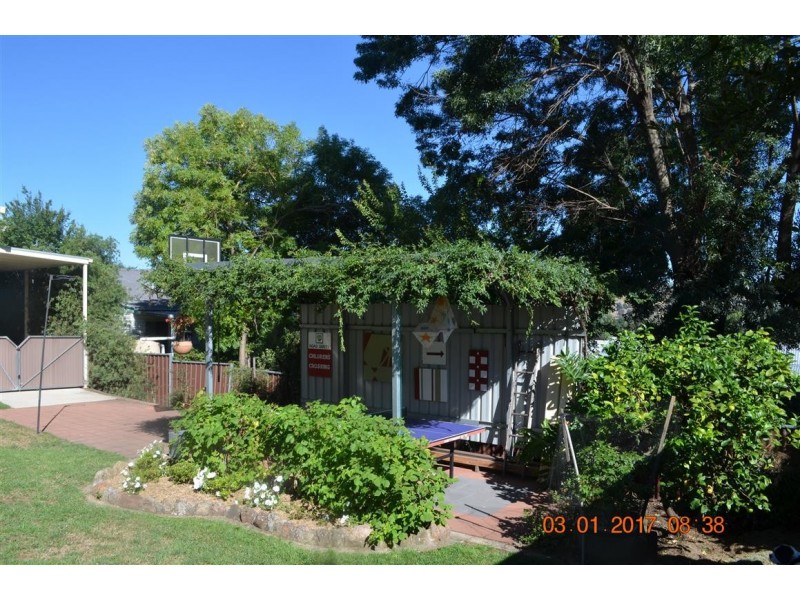 6 Lambie Street, Tumut NSW 2720