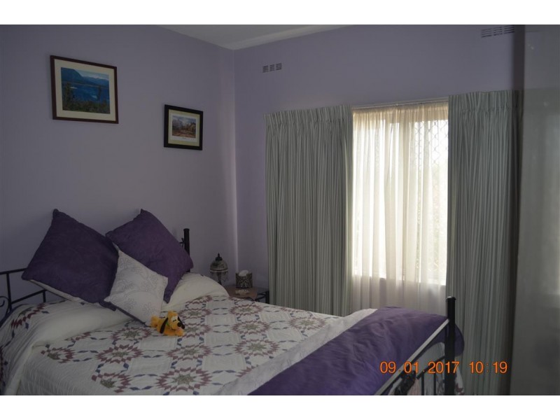 65 Lambie Street, Tumut NSW 2720