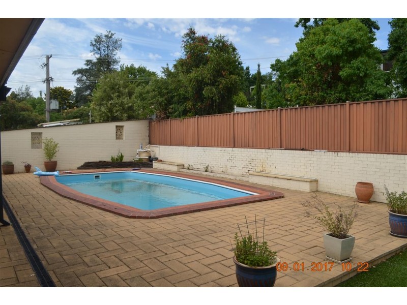 65 Lambie Street, Tumut NSW 2720