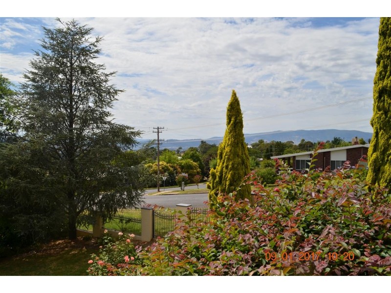 65 Lambie Street, Tumut NSW 2720