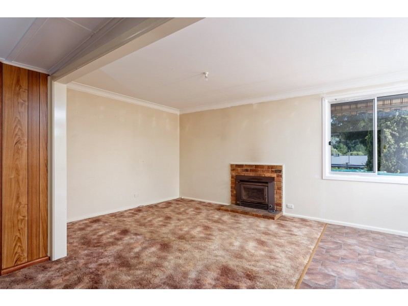 11 Kinred Street, Tumut NSW 2720
