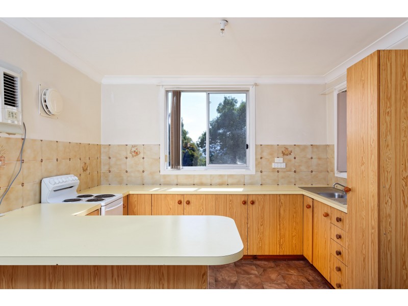 11 Kinred Street, Tumut NSW 2720