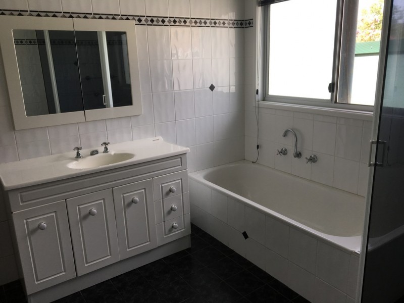 158 Lambie Street, Tumut NSW 2720