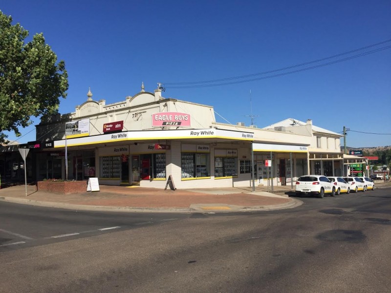 31-33 Wynyard Street, Tumut NSW 2720