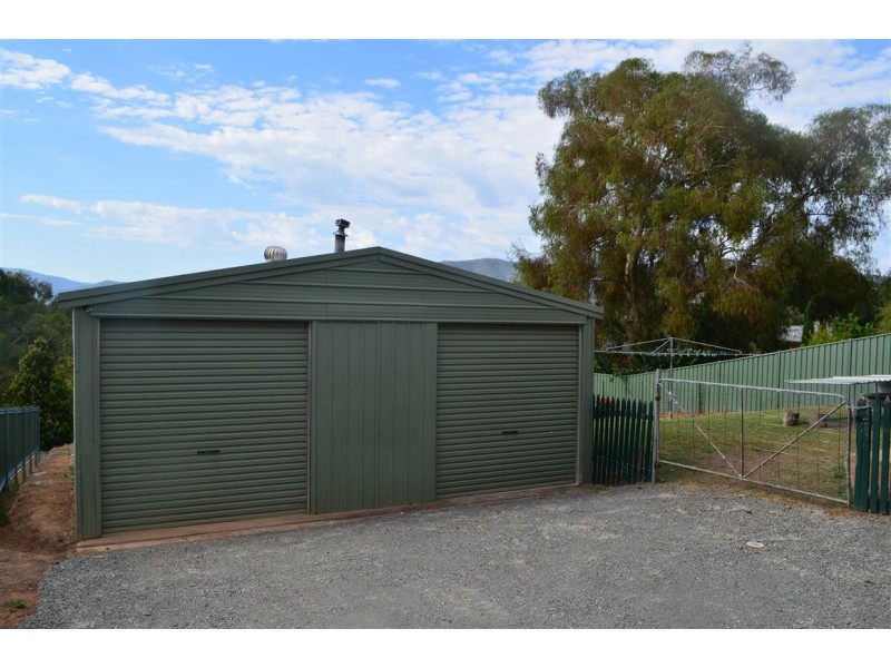 56 Howick Street, Tumut NSW 2720