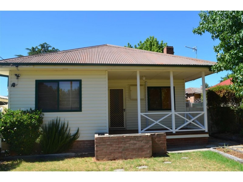 38 Herbert Street, Tumut NSW 2720