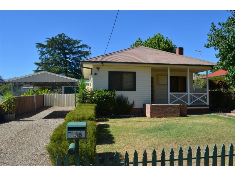 38 Herbert Street, Tumut NSW 2720