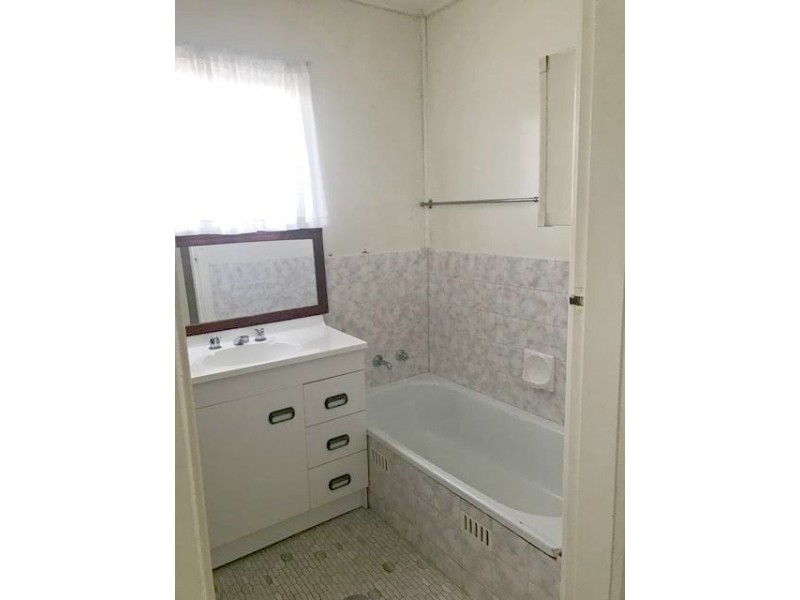 118 Broughton Street, Tumut NSW 2720