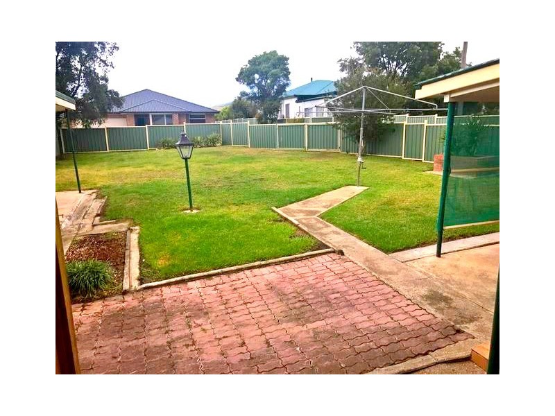118 Broughton Street, Tumut NSW 2720