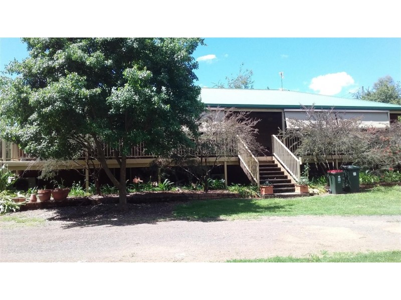 21 Cromwell Street, Adelong NSW 2729