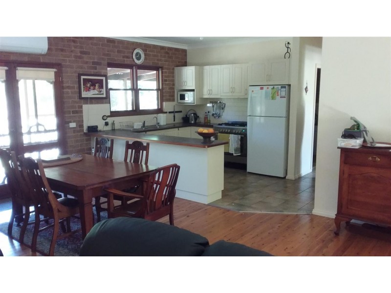 21 Cromwell Street, Adelong NSW 2729