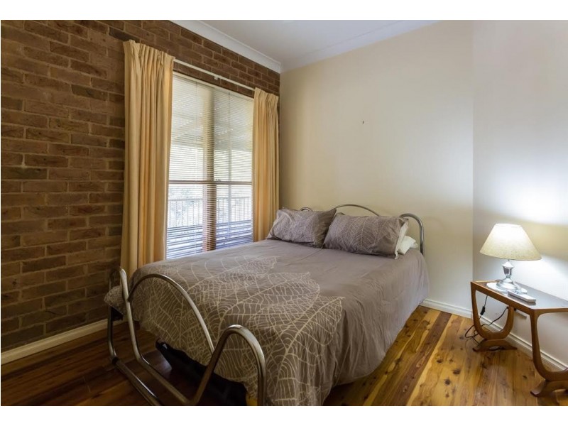 21 Cromwell Street, Adelong NSW 2729