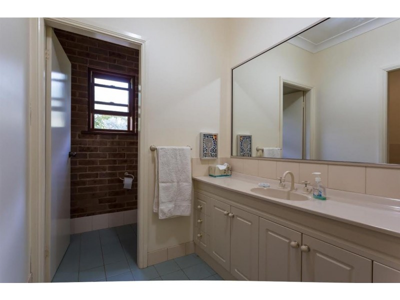 21 Cromwell Street, Adelong NSW 2729