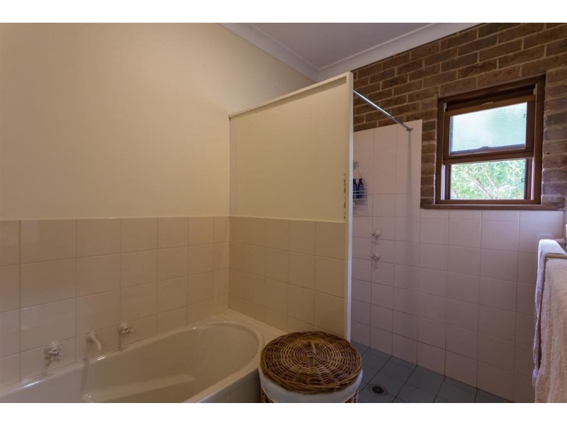 21 Cromwell Street, Adelong NSW 2729