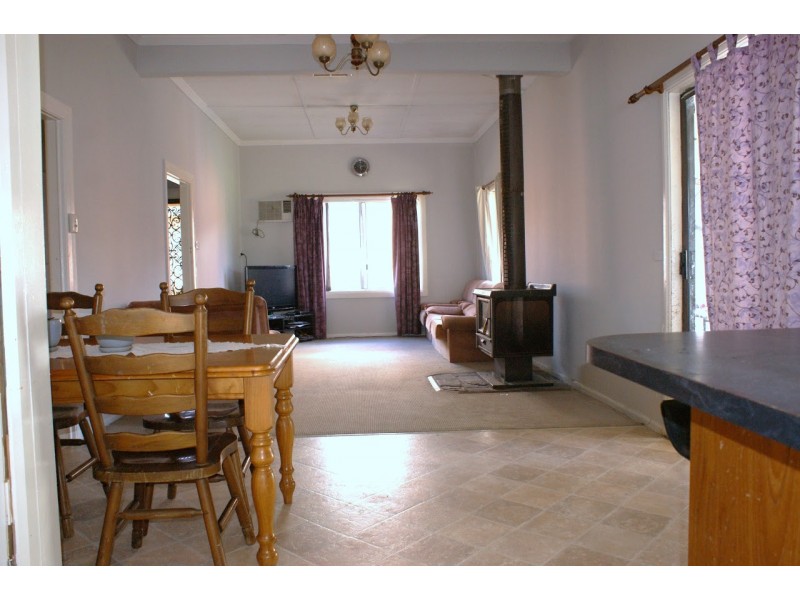 87 Tumut Street, Adelong NSW 2729