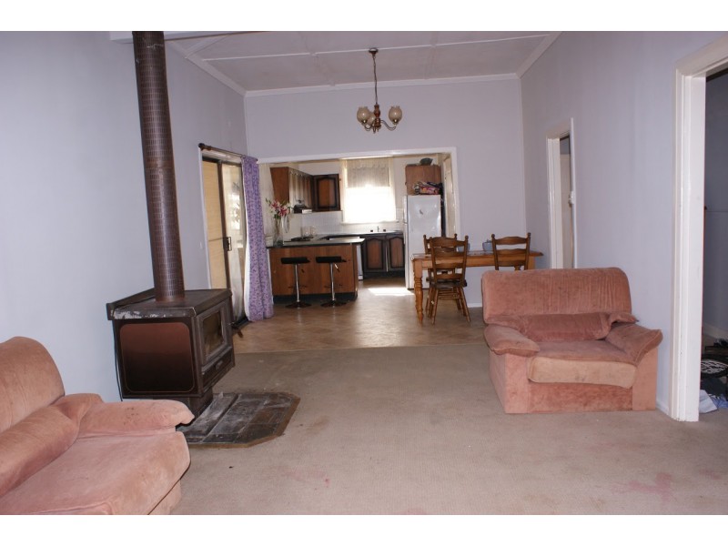 87 Tumut Street, Adelong NSW 2729