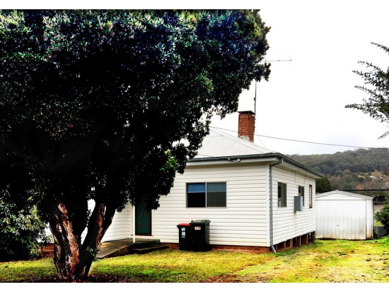66 Wakehurst Avenue, Batlow NSW 2730