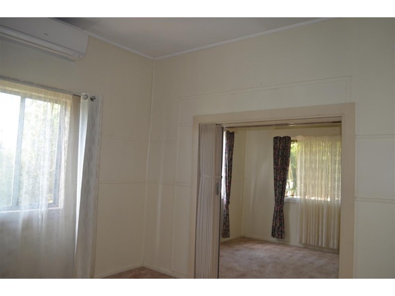 184 Capper Street, Tumut NSW 2720