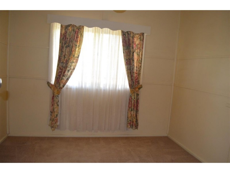 184 Capper Street, Tumut NSW 2720