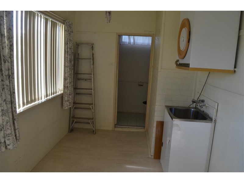 184 Capper Street, Tumut NSW 2720